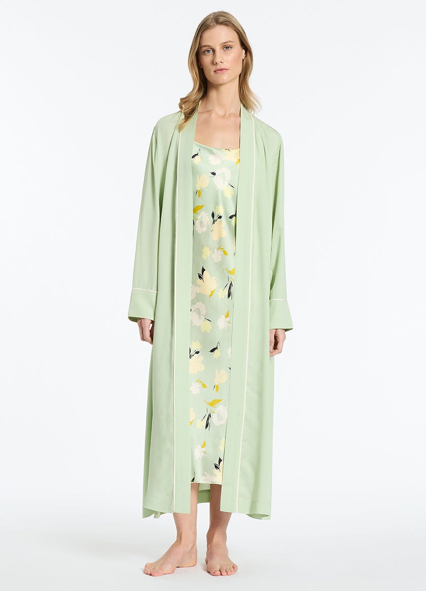 Model hotsell robe long